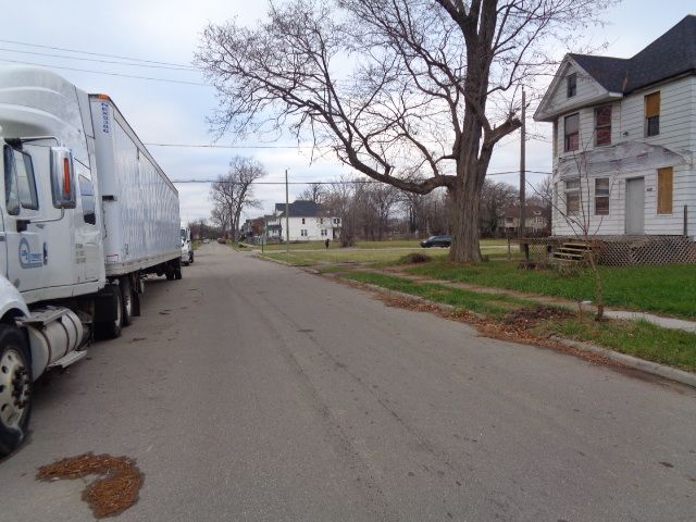 3523 Baldwin St, Detroit, MI 48214 - photo 8