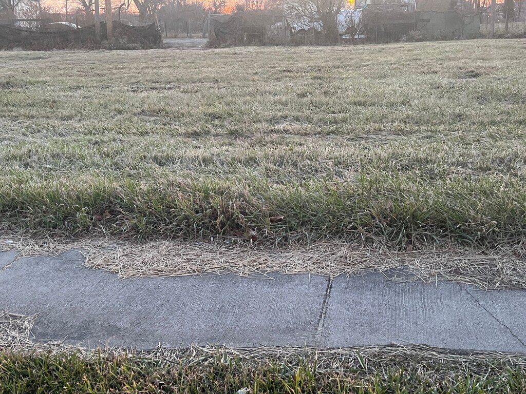 9041 Chrysler Dr, Detroit, MI 48211