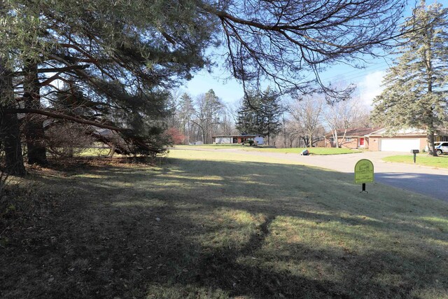 Crooked Limb Ct, Flushing, MI 48433