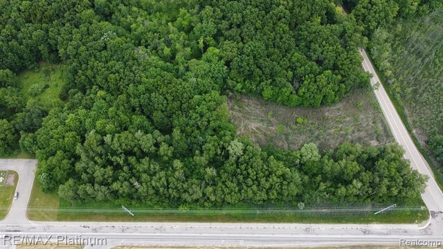 12071 Highland Rd, Hartland, MI 48353