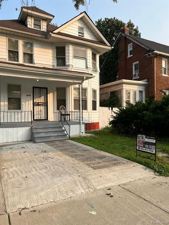 view of front of house featuring covered porch