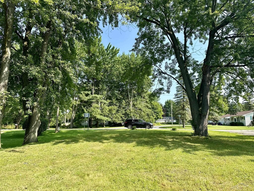 6929 Wegner Rd, Saginaw, MI 48609