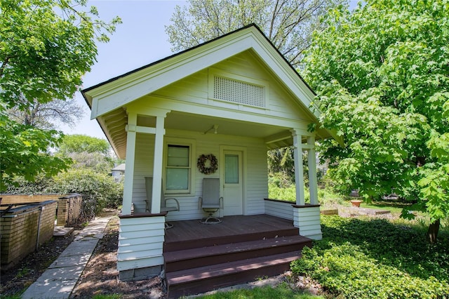 view of front of house featuring covered porch