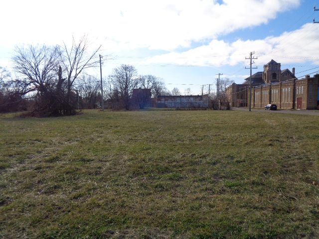 6085 Wabash St, Detroit, MI 48208