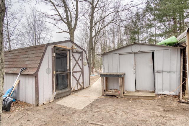 view of outbuilding