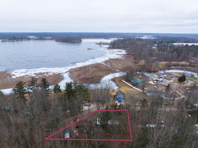 17370 Summit St, Barryton, MI 49305 - aerial overview of property's location featuring property parcel outlined and a nearby body of water