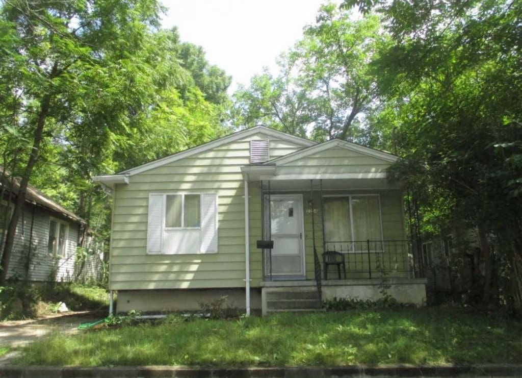 view of bungalow-style house