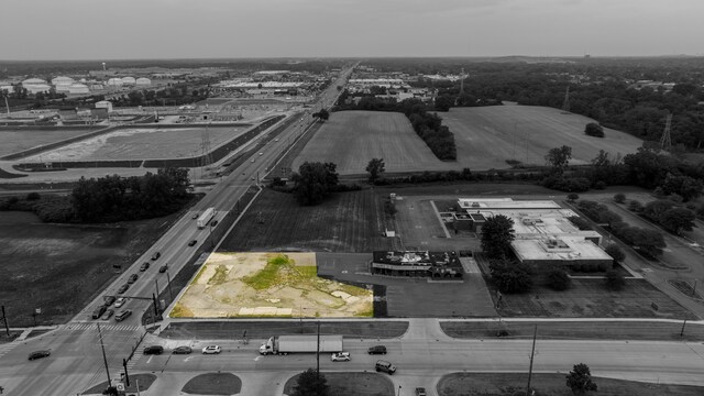 24995 Allen Rd, Woodhaven, MI 48183