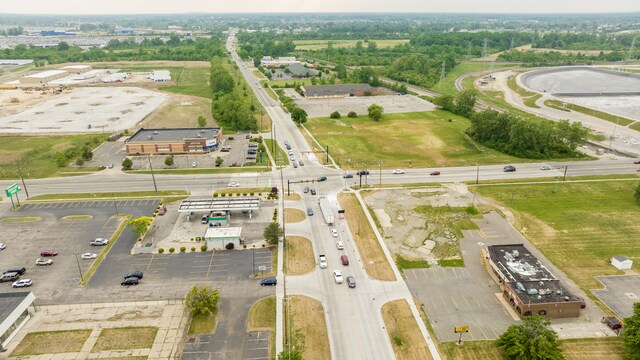 24995 Allen Rd, Woodhaven, MI 48183