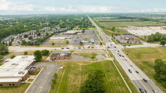 24995 Allen Rd, Woodhaven, MI 48183
