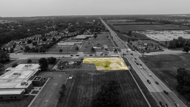 24995 Allen Rd, Woodhaven, MI 48183