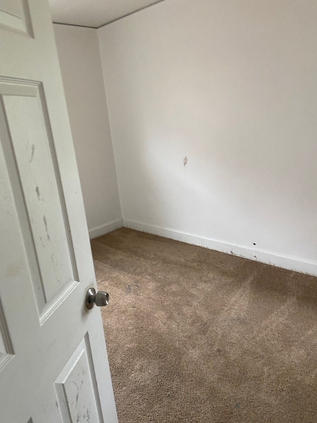 empty room with carpet