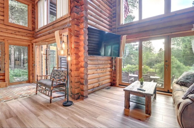 view of sunroom / solarium