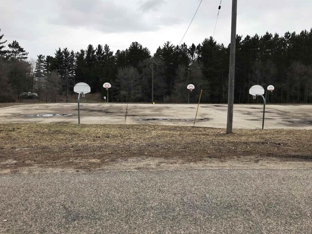 00 Howard St, Mesick, MI 49668