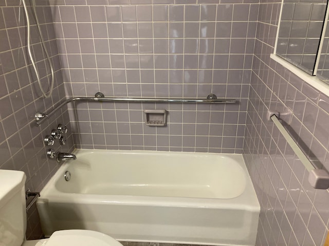 8900 E Jefferson Ave Unit 1431, Detroit, MI 48214 - full bathroom featuring toilet
