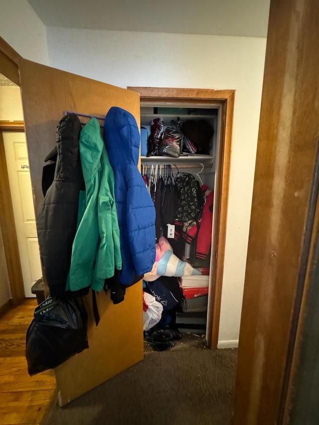 20920/2 Moross Rd, Grosse Pointe, MI 48236 - mudroom with baseboards