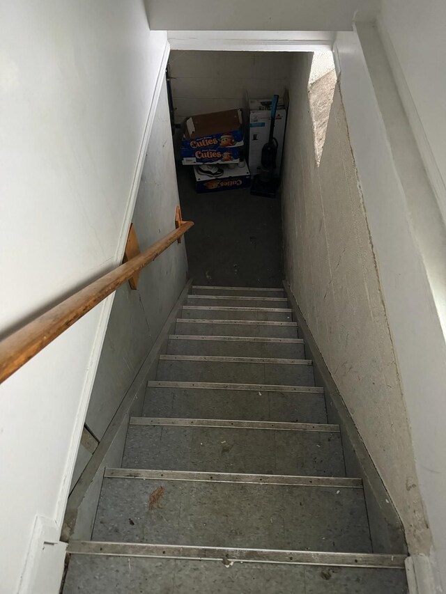 20920/2 Moross Rd, Grosse Pointe, MI 48236 - view of stairway