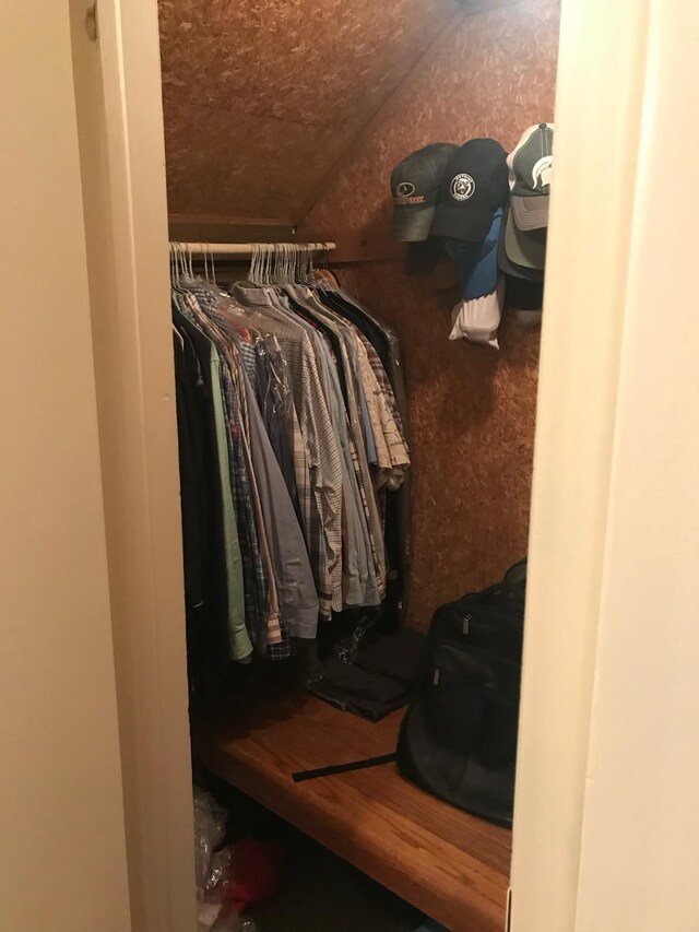 20920/2 Moross Rd, Grosse Pointe, MI 48236 - view of walk in closet