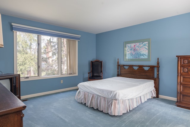 bedroom featuring carpet flooring