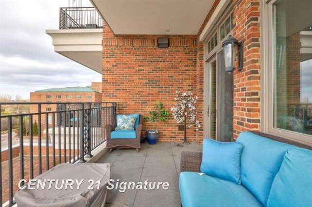 110 E Main St, Midland, MI 48640 - view of balcony
