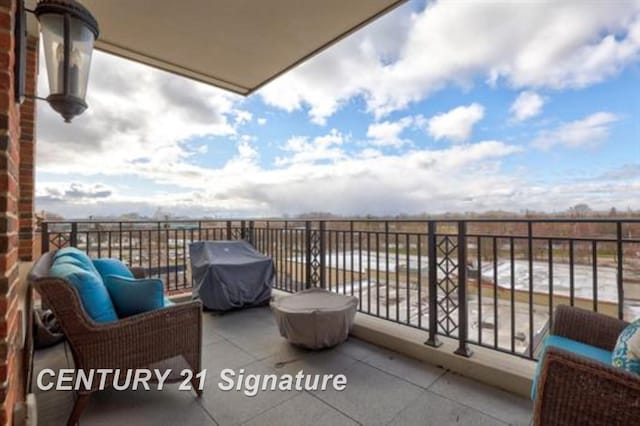 balcony featuring grilling area