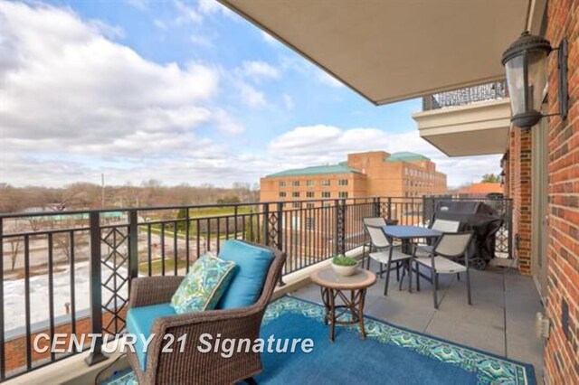 110 E Main St, Midland, MI 48640 - view of balcony