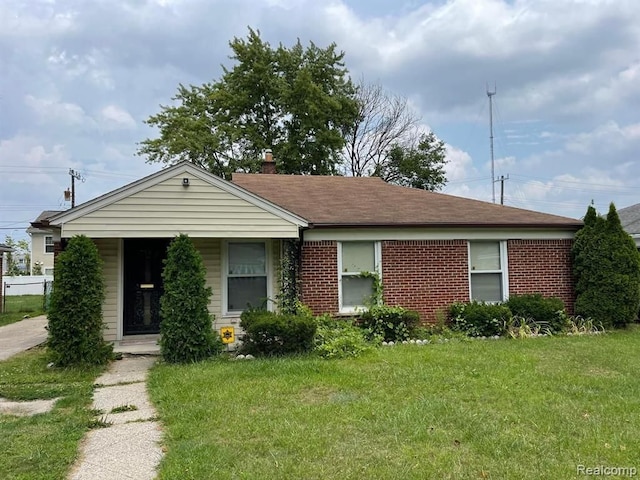 view of front of house with a front yard