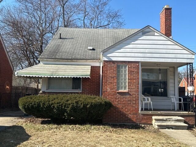 18471 E Stahelin Ave, Detroit, MI 48219 - photo 1