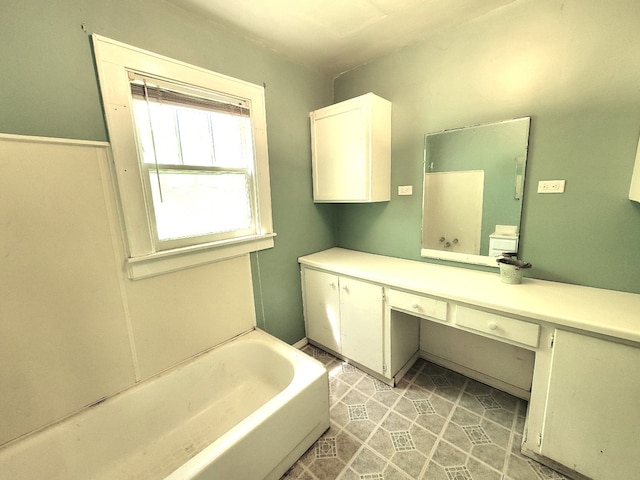 bathroom featuring a bathtub