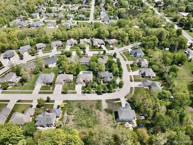 3416 Round Tree Dr, East China, MI 48054