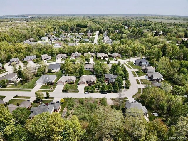3416 Round Tree Dr, East China, MI 48054