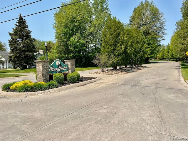 3418 Round Tree Dr, East China, MI 48054