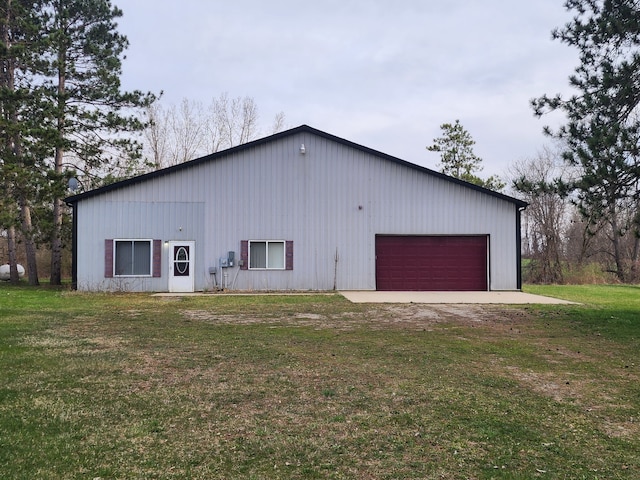 exterior space with a yard