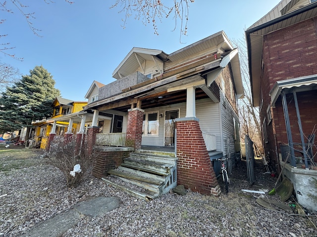 view of front facade with covered porch