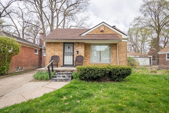 view of front of house featuring a front yard