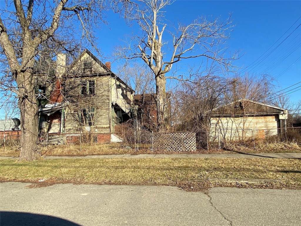 view of side of property