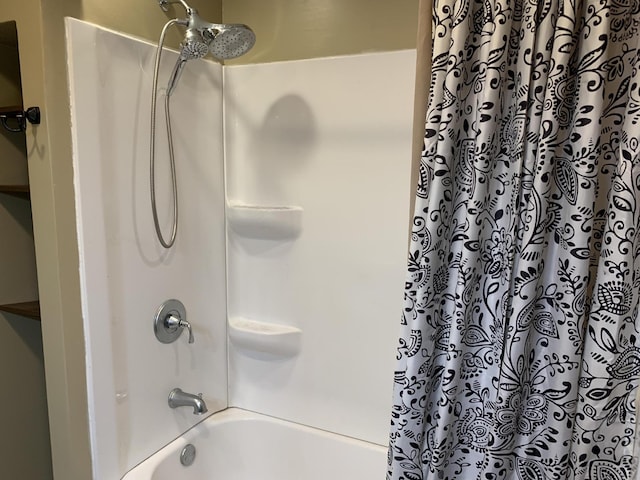 412 N Darling Ave, Fremont, MI 49412 - full bath featuring shower / bathtub combination with curtain