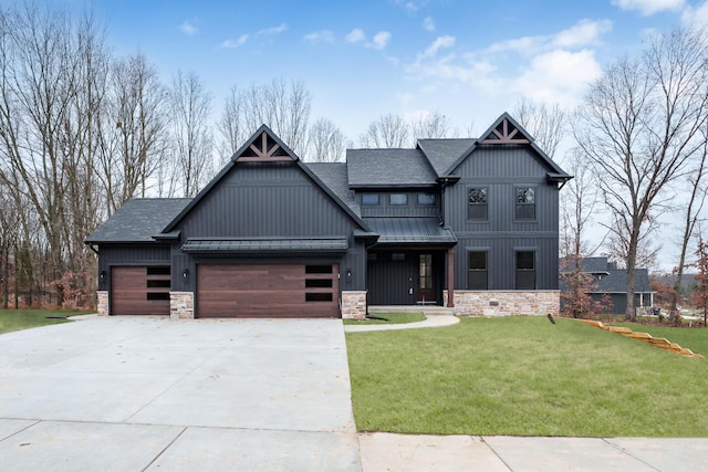 craftsman inspired home featuring a front lawn and a garage