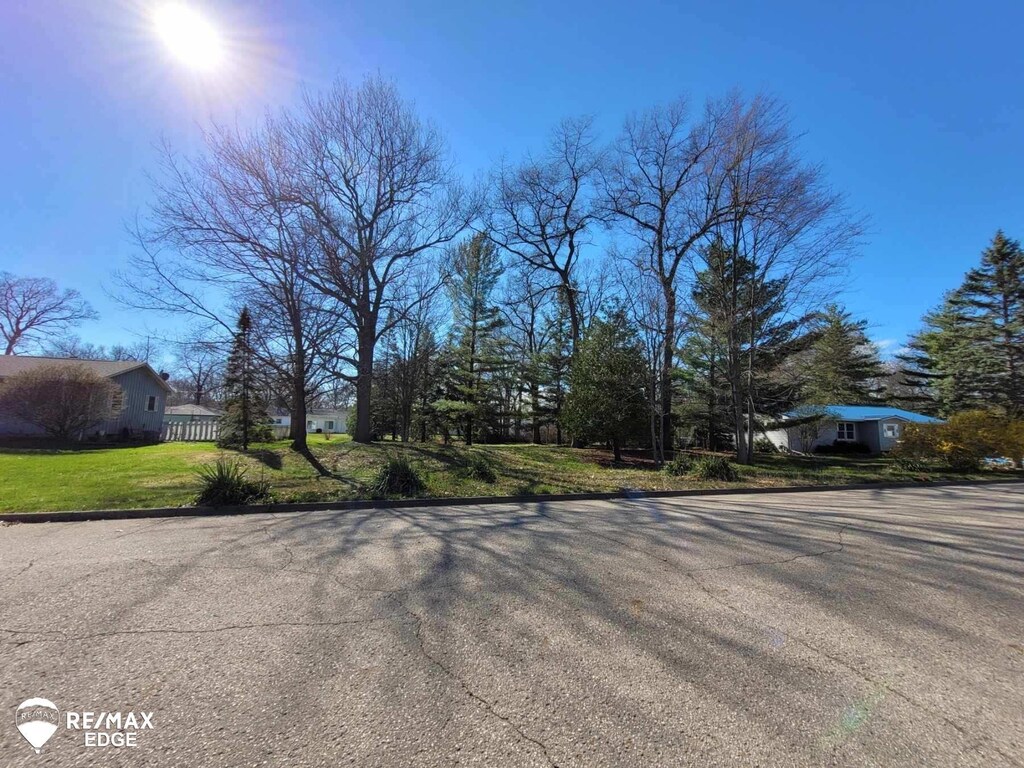 E Park St, Caseville, MI 48725 - photo 2