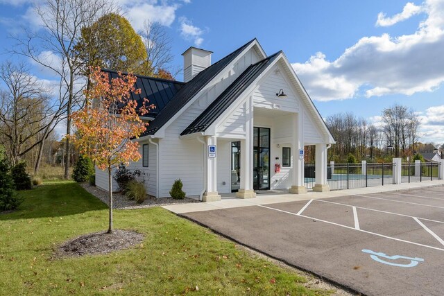 view of front of house with a front lawn