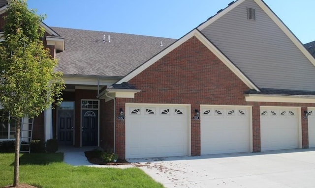 view of front of house featuring a garage