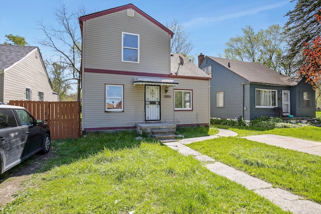 view of front of property with a front yard