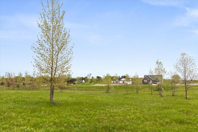 view of yard featuring a rural view