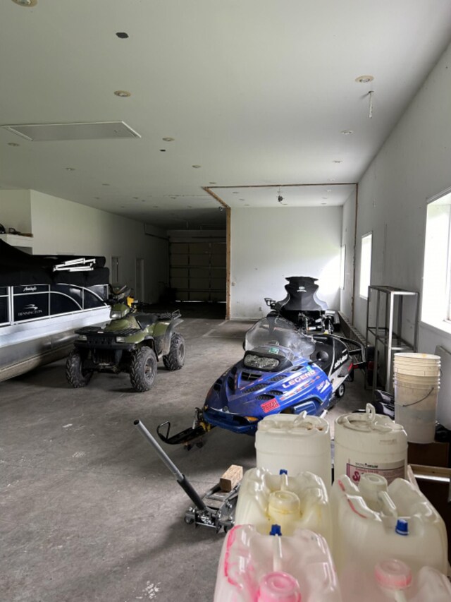 10069 Silver Lake Rd, Linden, MI 48451