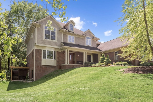 view of front of property with a front yard