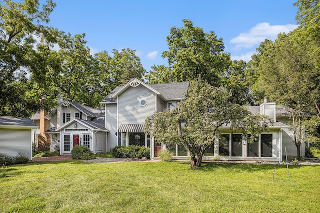 view of front of property with a front yard