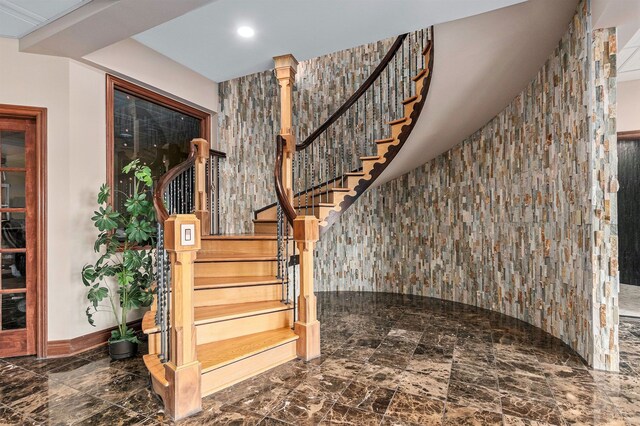 75 Chateaux Du Lac, Fenton, MI 48430 - stairway featuring baseboards and recessed lighting