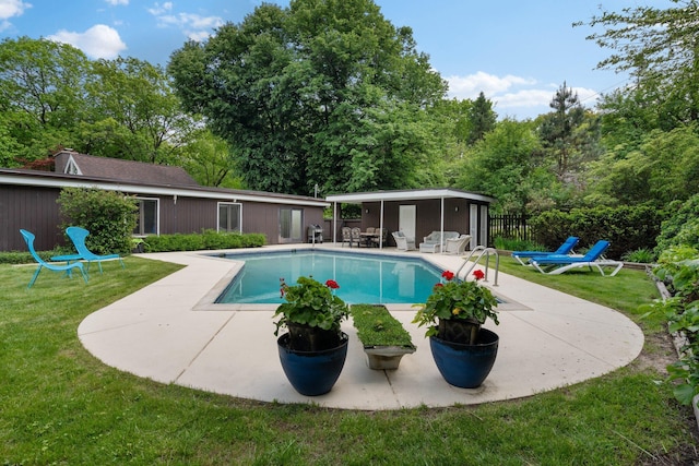3586 E Huron River Dr, Ann Arbor, MI 48104 - view of swimming pool with a patio