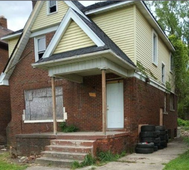 view of front of house featuring covered porch