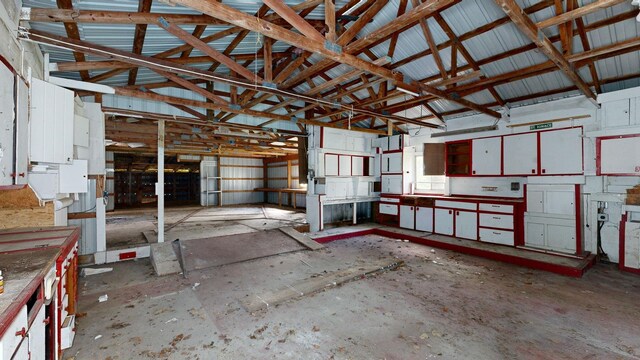 7200 E Tomah Rd, Mount Pleasant, MI 48858 - view of garage